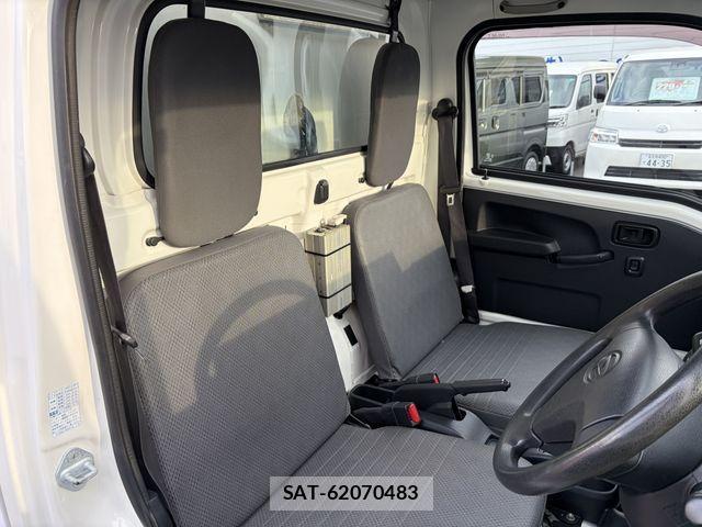 Daihatsu HIJET TRUCK 2018-08 2666477-26