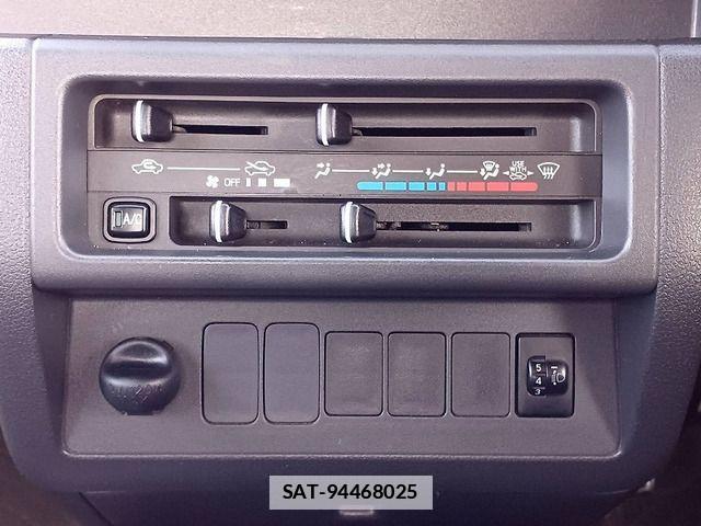 Daihatsu HIJET TRUCK 2015-09 3671724-17
