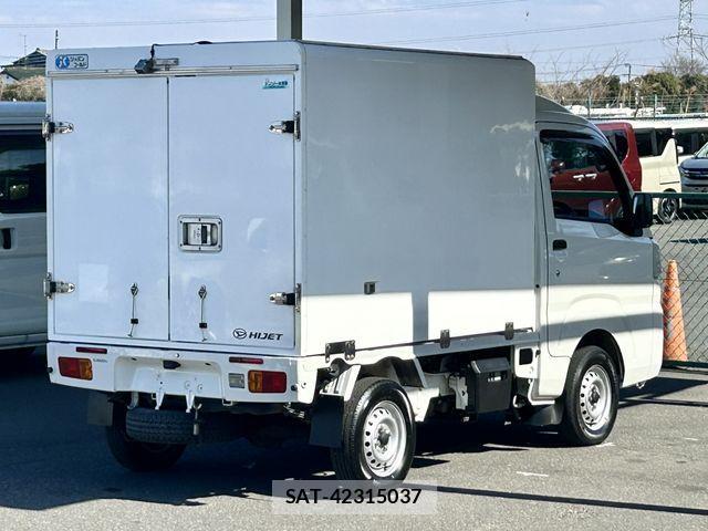 Daihatsu HIJET TRUCK 2016-06 3832938-11