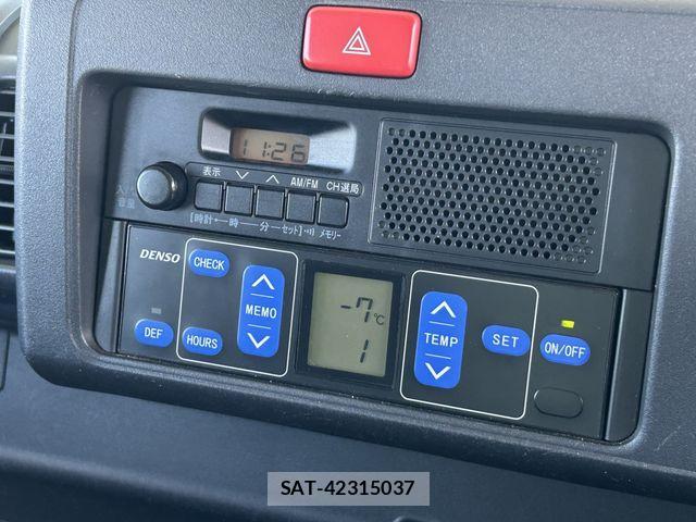 Daihatsu HIJET TRUCK 2016-06 3832938-23