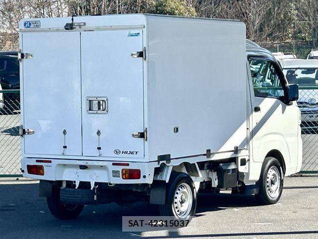 Daihatsu HIJET TRUCK 2016-06 3832938-2