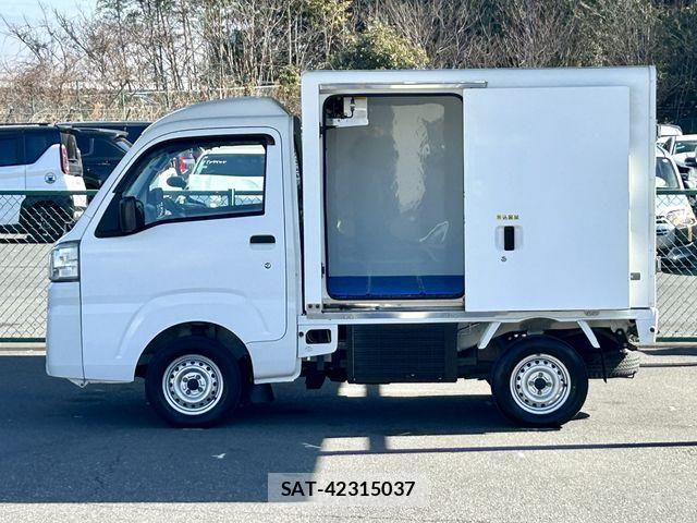 Daihatsu HIJET TRUCK 2016-06 3832938-8