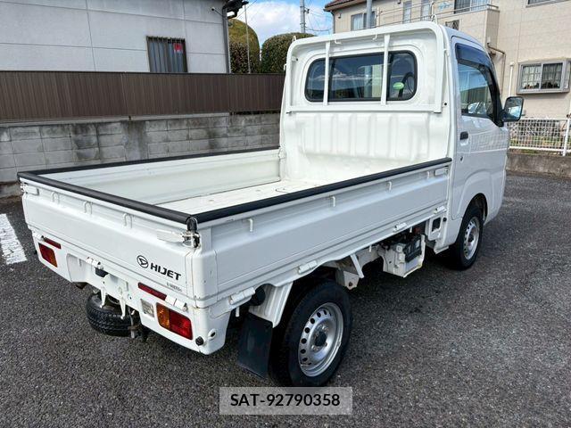Daihatsu HIJET TRUCK 2015-02 4241197-2
