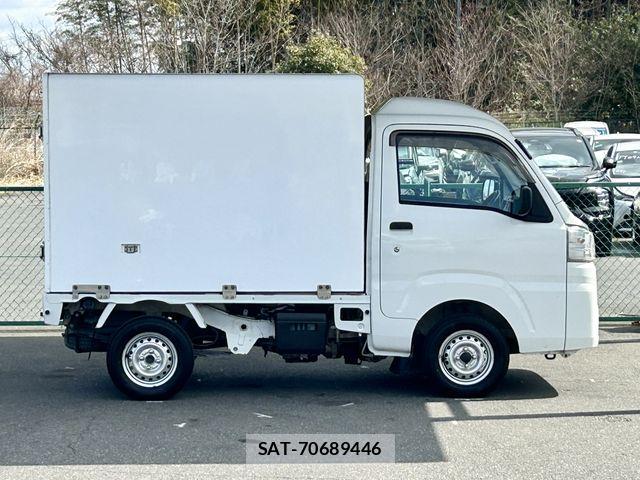 Daihatsu HIJET TRUCK 2015-11 4945402-9