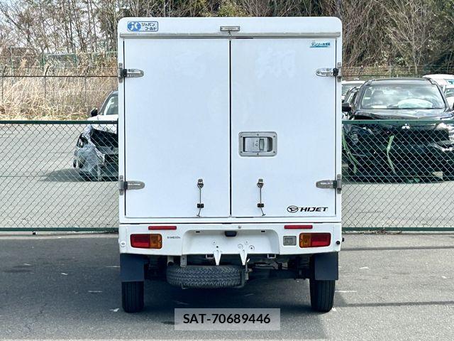 Daihatsu HIJET TRUCK 2015-11 4945402-10