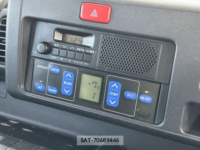 Daihatsu HIJET TRUCK 2015-11 4945402-23