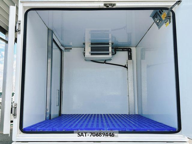 Daihatsu HIJET TRUCK 2015-11 4945402-3