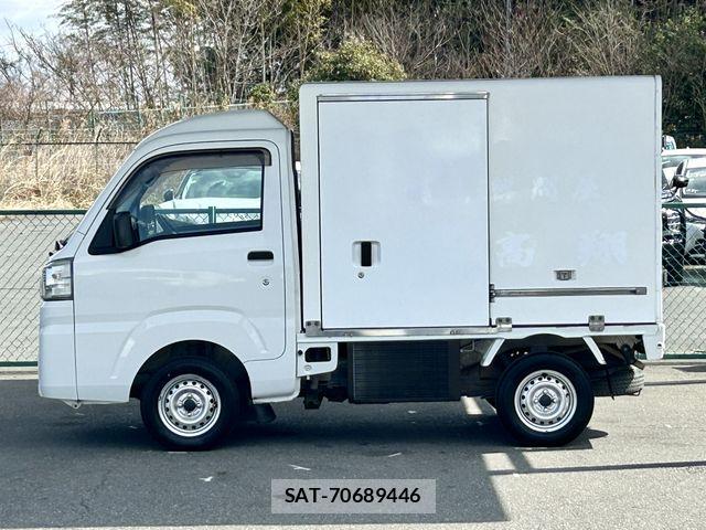 Daihatsu HIJET TRUCK 2015-11 4945402-7