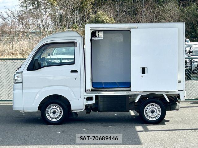 Daihatsu HIJET TRUCK 2015-11 4945402-8