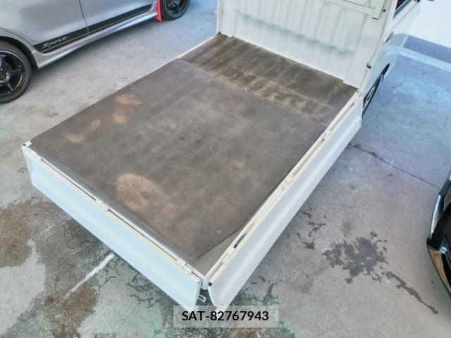 Daihatsu HIJET TRUCK 2006-10 6906160-21