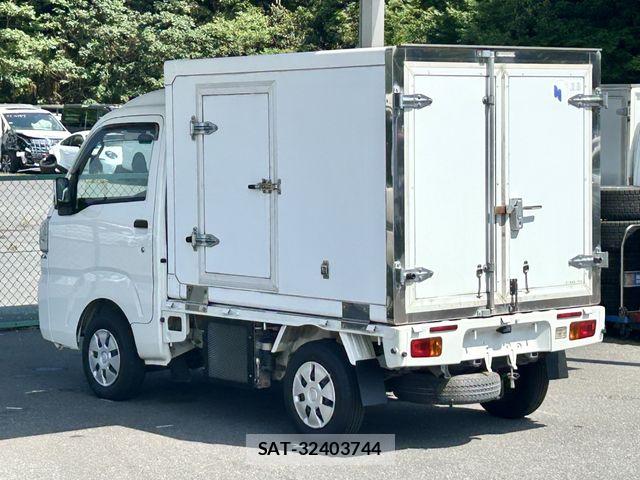 Daihatsu HIJET TRUCK 2015-06 6994080-12