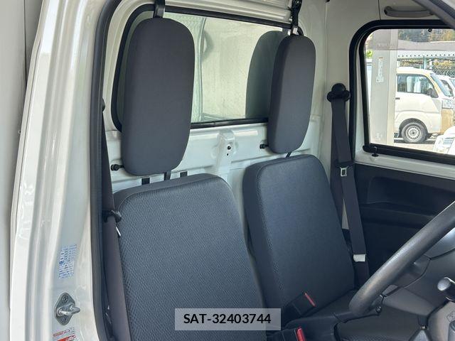Daihatsu HIJET TRUCK 2015-06 6994080-19