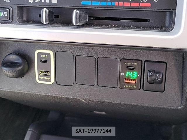Daihatsu HIJET TRUCK 2017-09 6994081-18