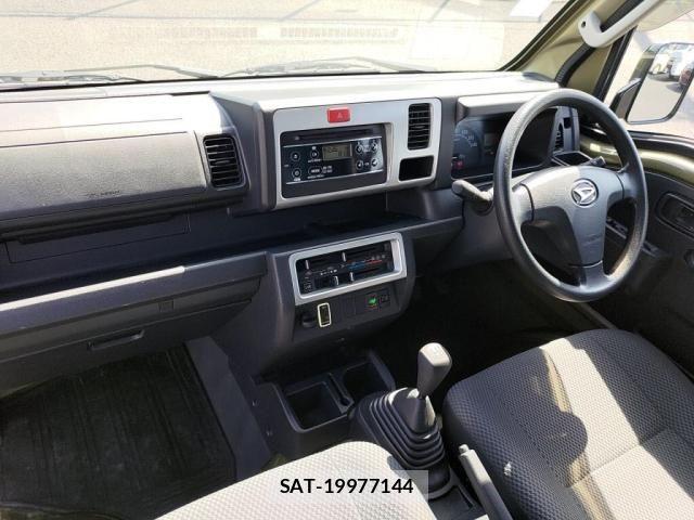 Daihatsu HIJET TRUCK 2017-09 6994081-2