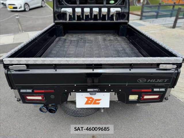 Daihatsu HIJET TRUCK 2019-02 7058816-17
