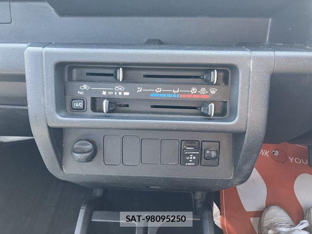 Daihatsu HIJET TRUCK 2018-01 7251010-9