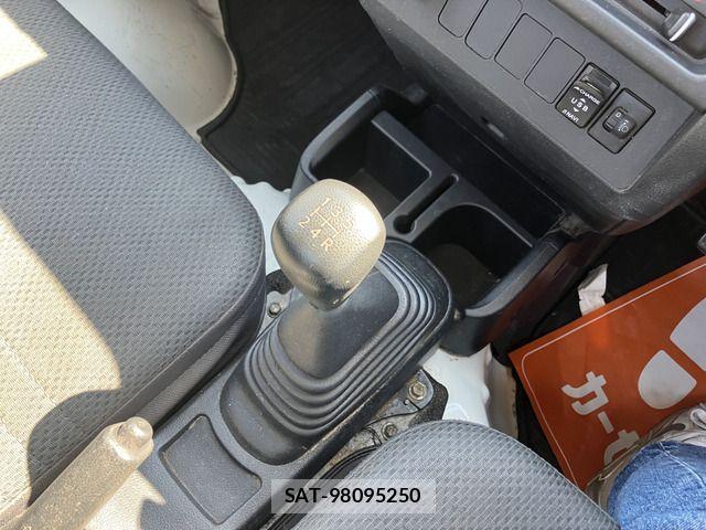 Daihatsu HIJET TRUCK 2018-01 7251010-7