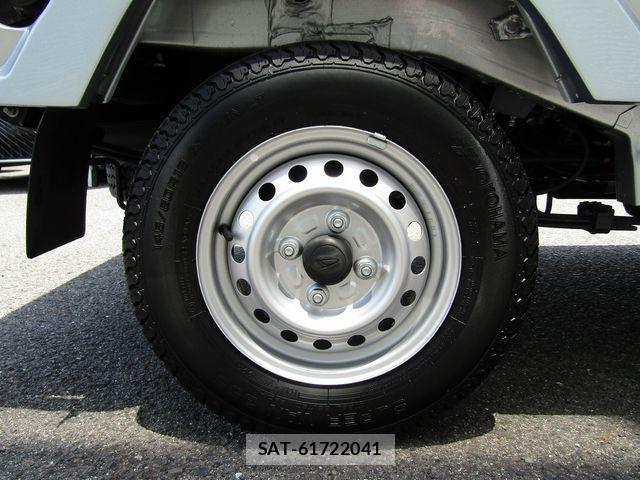 Daihatsu HIJET TRUCK 2025-04 7327442-23