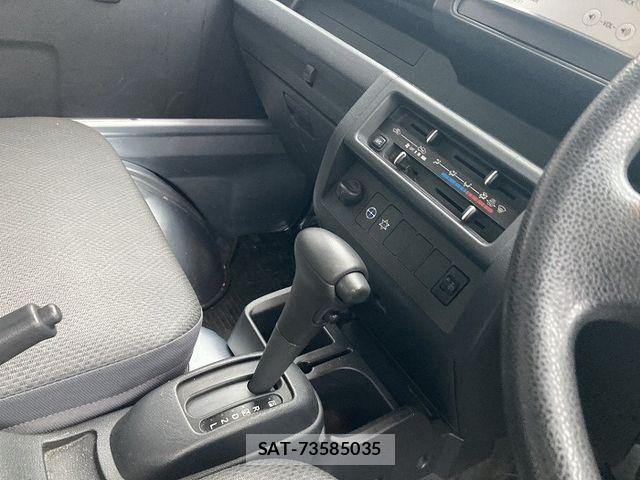 Daihatsu HIJET TRUCK 2016-08 7724008-9