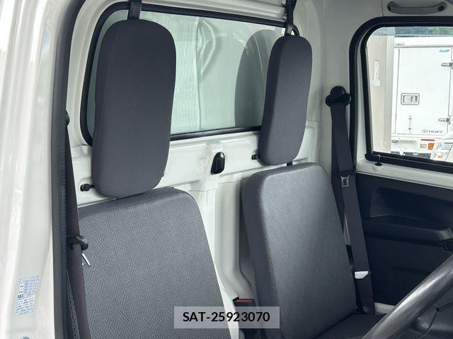 Daihatsu HIJET TRUCK 2021-12 8035918-21