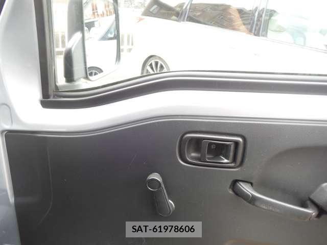 Daihatsu HIJET TRUCK 2018-05 8035930-18