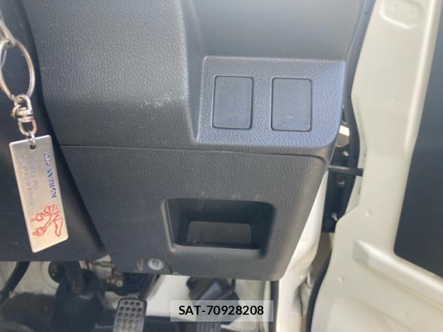 Daihatsu HIJET TRUCK 2016-06 8035931-15