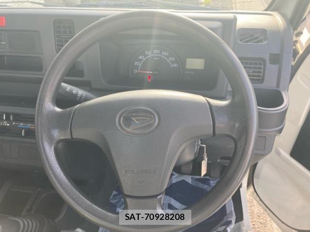 Daihatsu HIJET TRUCK 2016-06 8035931-16