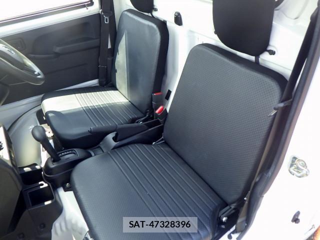 Daihatsu HIJET TRUCK 2022-04 8230302-10