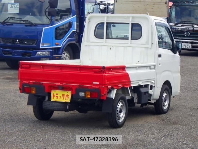 Daihatsu HIJET TRUCK 2022-04 8230302-24