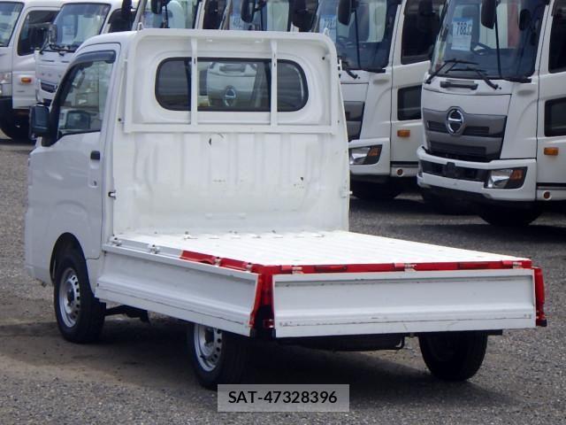 Daihatsu HIJET TRUCK 2022-04 8230302-26