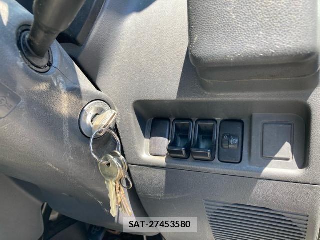 Daihatsu HIJET TRUCK 2011-12 8354625-17