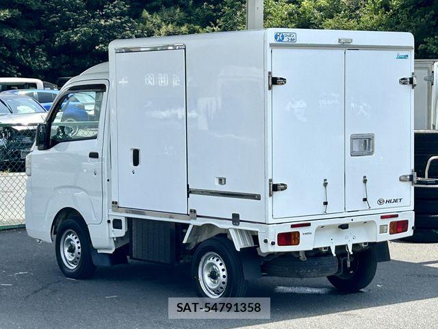 Daihatsu HIJET TRUCK 2017-02 8366212-12