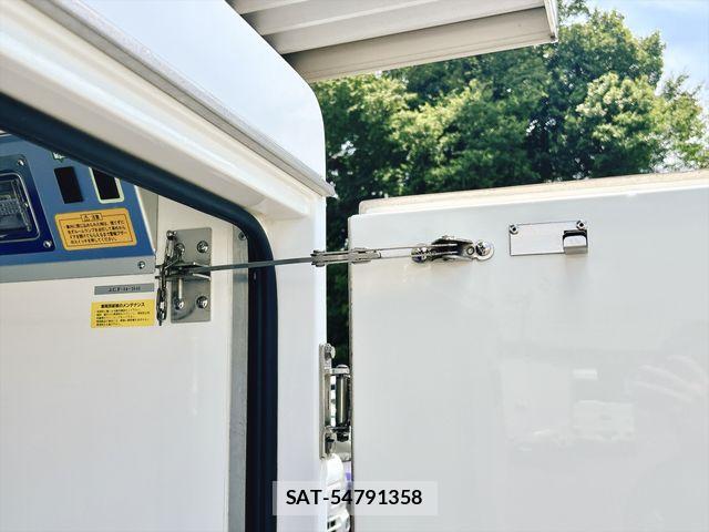 Daihatsu HIJET TRUCK 2017-02 8366212-18