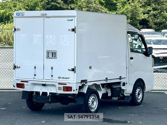Daihatsu HIJET TRUCK 2017-02 8366212-2