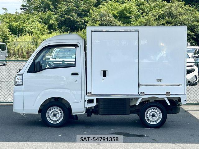 Daihatsu HIJET TRUCK 2017-02 8366212-7