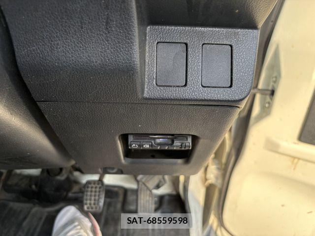 Daihatsu HIJET TRUCK 2018-05 8366215-6