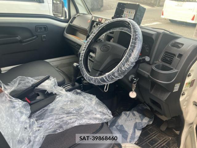 Daihatsu HIJET TRUCK 2015-08 8438201-8