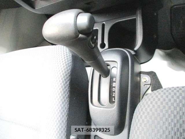 Daihatsu HIJET TRUCK 2017-05 8525172-2