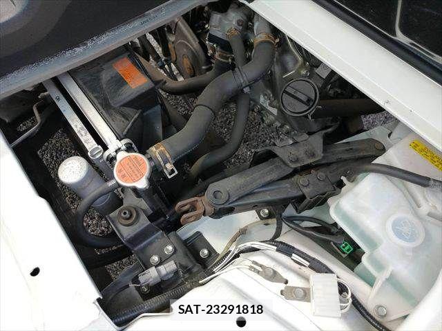 Daihatsu HIJET TRUCK 2018-04 8562123-24