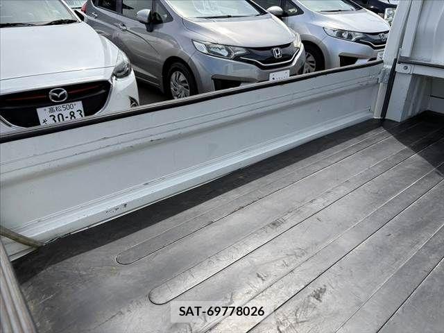 Daihatsu HIJET TRUCK 2013-08 8562126-23