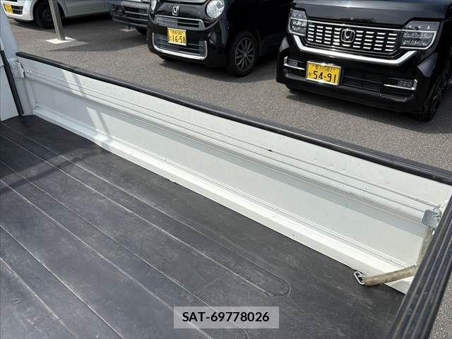 Daihatsu HIJET TRUCK 2013-08 8562126-24