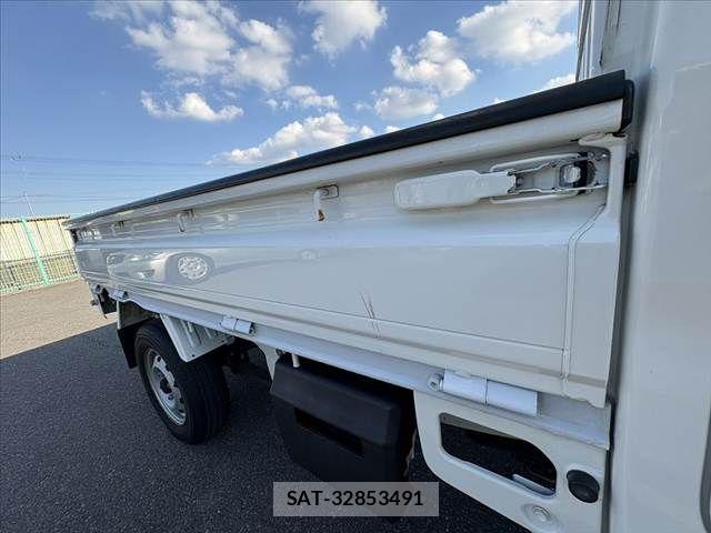 Daihatsu HIJET TRUCK 2015-06 8562127-28