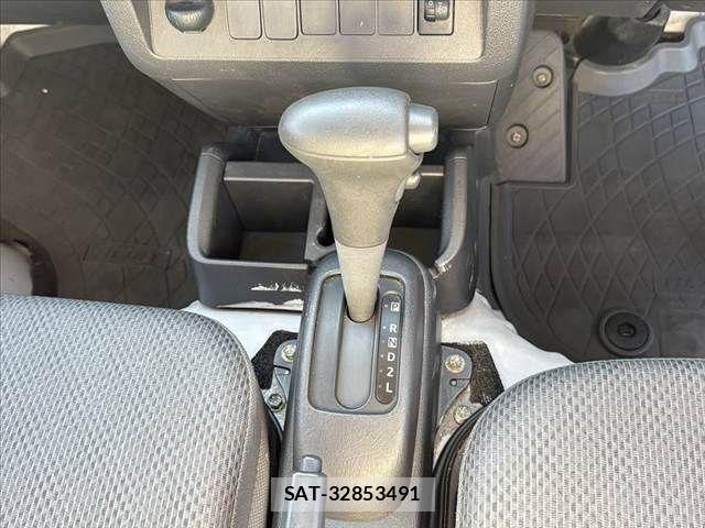 Daihatsu HIJET TRUCK 2015-06 8562127-4