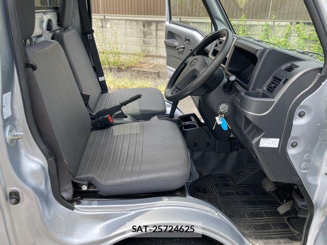 Daihatsu HIJET TRUCK 2017-08 8627059-15