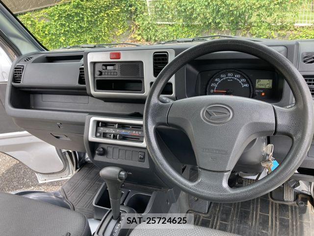 Daihatsu HIJET TRUCK 2017-08 8627059-1