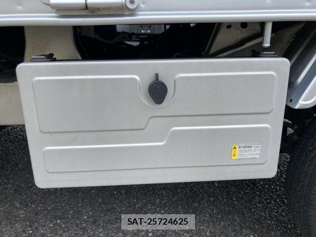 Daihatsu HIJET TRUCK 2017-08 8627059-24