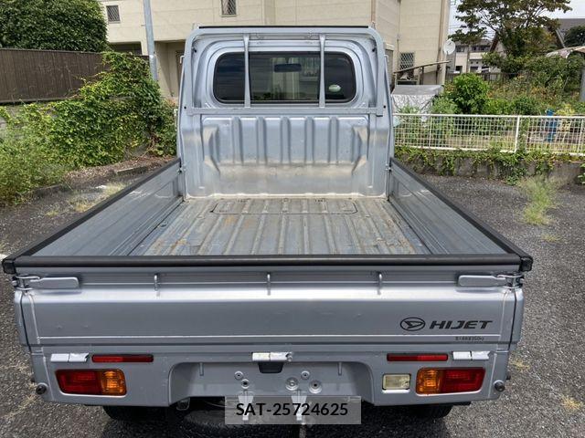 Daihatsu HIJET TRUCK 2017-08 8627059-6