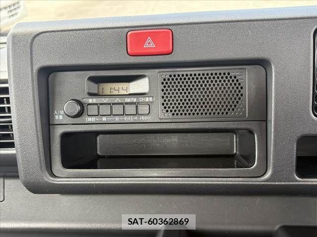 Daihatsu HIJET TRUCK 2015-06 8829366-2