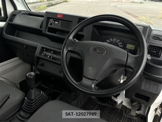 Daihatsu HIJET TRUCK 2018-04 8849271-1