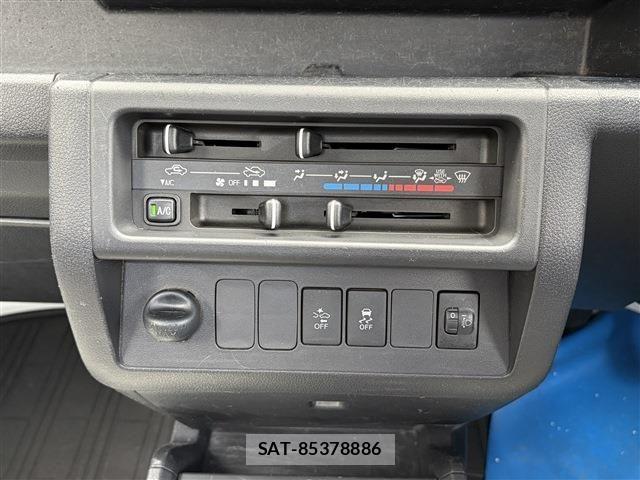Daihatsu HIJET TRUCK 2021-04 8158555-23